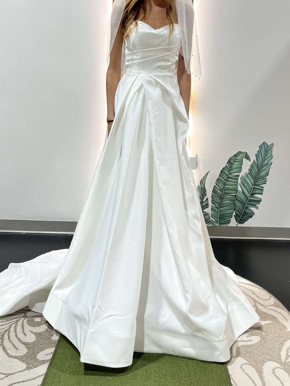 Elegant White Strapless Wedding Gown